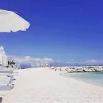 Modern 4* Luxury In Center Daire