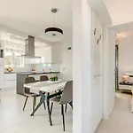 Modern 4* Luxury In Center