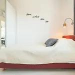 Modern 4* Luxury In Center Daire