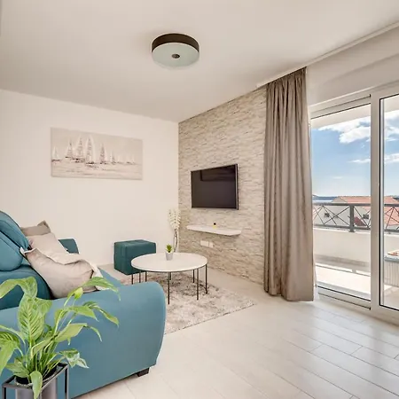 Modern 4* Luxury In Center * Trogir