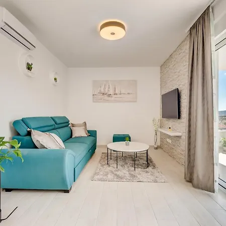 Modern 4* Luxury In Center * Trogir