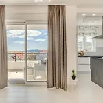 Modern 4* Luxury In Center Τρογκίρ
