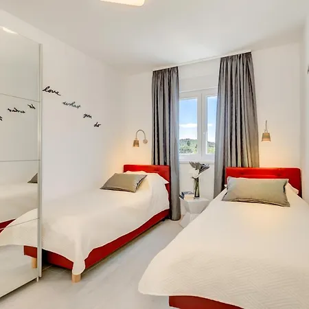 Modern 4* Luxury In Center