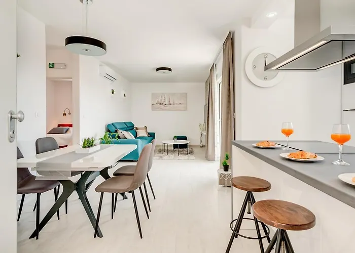 Modern 4* Luxury In Center *